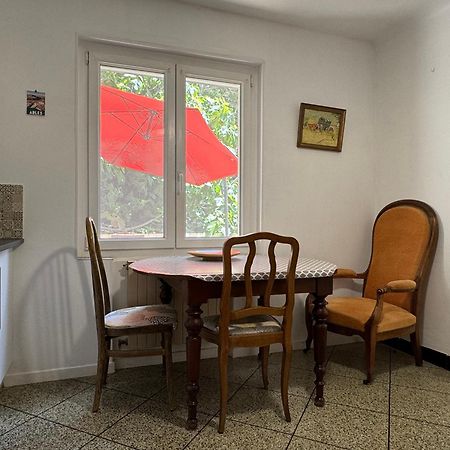 En Ville Avec Un Air De Campagne Арл Екстериор снимка